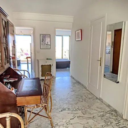 Two-bed Sea View 100 Meters To The Beaches In