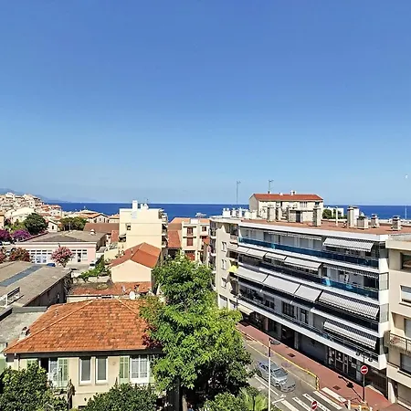 Two-bed Sea View 100 Meters To The Beaches In